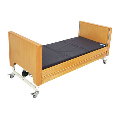 Buon prezzo Comodo e robusto letto medico in legno per la cura domiciliare dei pazienti anziani in linea